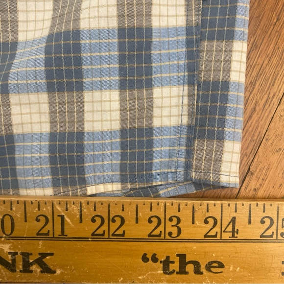 Patagonia Organic Cotton Blend Men’s Short Sleeve Blue Gray Plaid Shirt - Picture 10 of 11